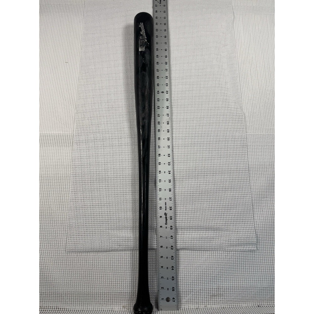 Louisville Slugger MLB180 Ash Wood Baseball Bat 33 Inch Black Cracked Display